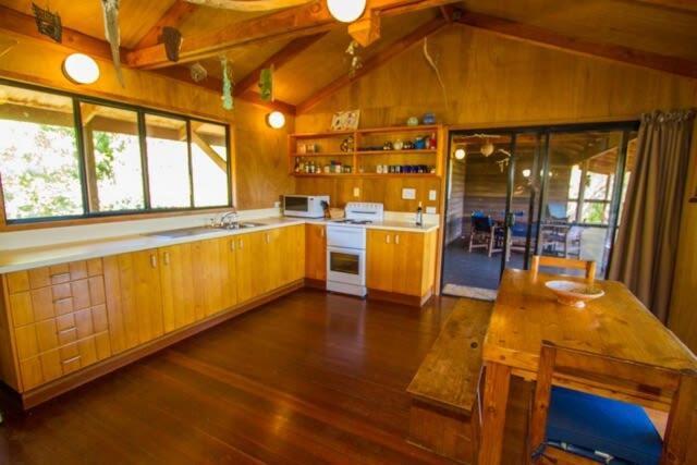 Bimbimbi - Rustic Holiday Hideaway With Gorgeous Views In 1770 Seventeen Seventy Exterior photo