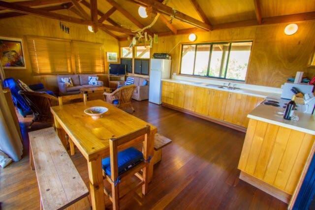 Bimbimbi - Rustic Holiday Hideaway With Gorgeous Views In 1770 Seventeen Seventy Exterior photo